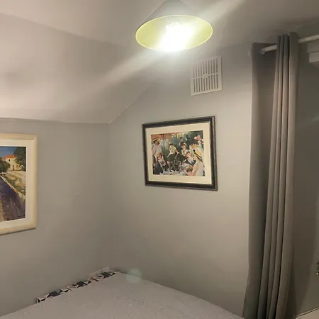 Apartment 32 Whitcliffe Grange *